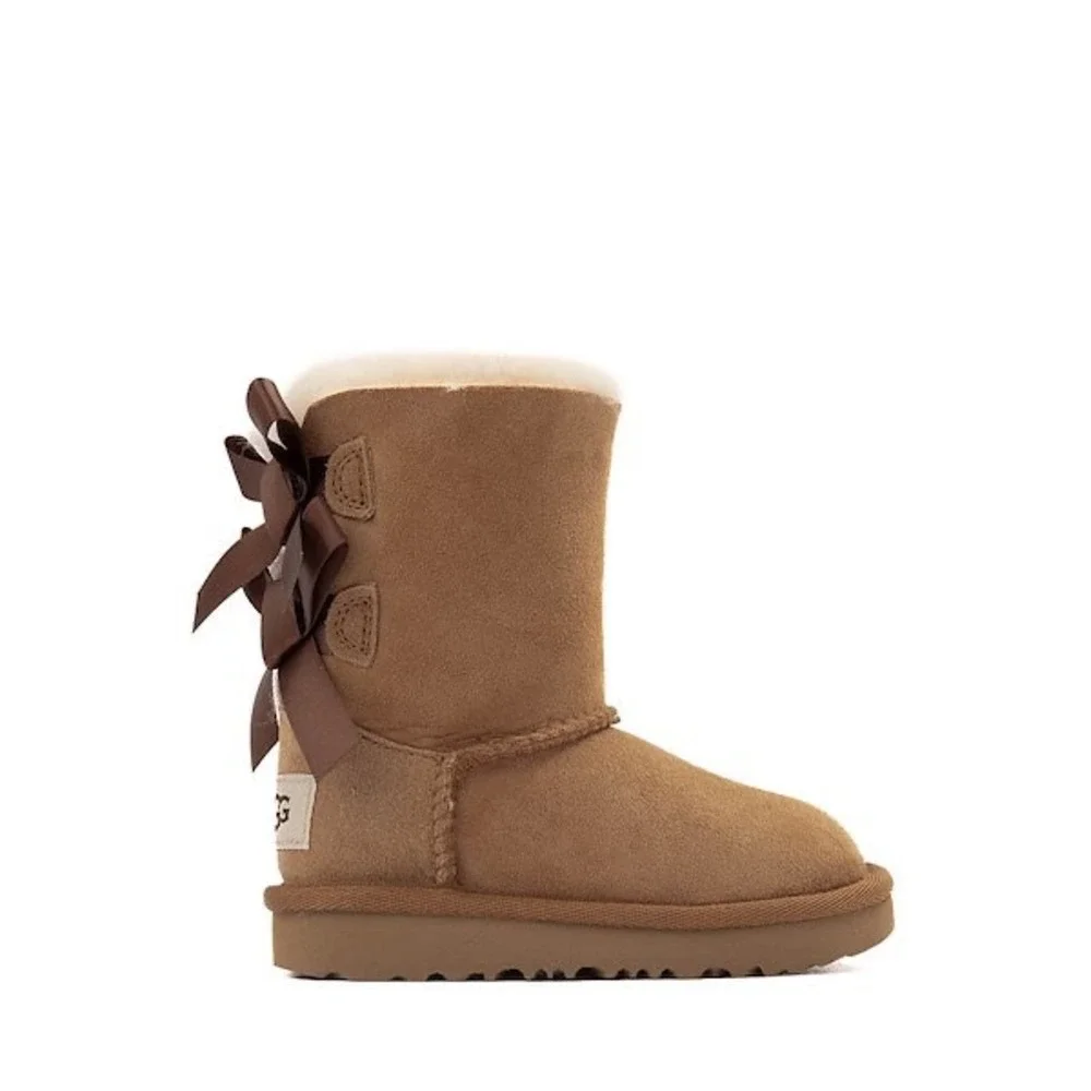 UGG® Bailey Bow II Boot‎ - Toddler / Little Kid - Chestnut Size 11